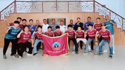 Rektor USN Kolaka Lepas Tim Futsal Berlaga di Kejuaraan Futsal Antar Perguruan Tinggi se-Sultra